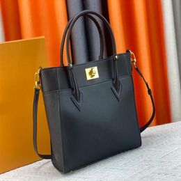 top quallity Designer luxury handbags purse On My Side bags elegant stitching fine grain calf shoulder strap handbag Large capacit265I
