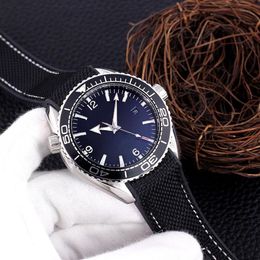 3-pin boutique style men's watch automatic mechanical movement imported diamond film water crystal mirror diameter 40m211u