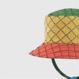 2022 Womens Multicolour Reversible Canvas Bucket Hat Fashion Designers Caps Hats Men Summer Fitted Fisherman Beach Bonnet Sun Casq236Z