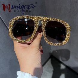 Sunglasses Retro Women's 2023 New Super Large Water Diamond Shining Sun Visor Luxury Brand Design UV400 Party Glasses 231212