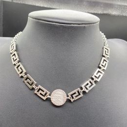 Women Brass Consecutive Greece Meander Pattern Chain Necklaces Bracelets Earring Set Banshee Medusa Head Portrait 18K Diamonds Ear293p