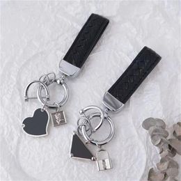 High Qaulity Key Rings Classic Letters Black White Silver Buckle Keychain Designers Brands Luxury Fahsion Unisex Key Chain Keyring2727