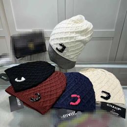 Winter New Hat Women's Diamond Double C Correct Knitted Hat Fashion Versatile Soft and Comfortable Headband Cold Hat