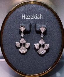 Hezekiah 925 Tremella Needle Luxury Earrings French quality Lady039s party Earrings Dance party Lady of fame wedding Bridal Ear5852715