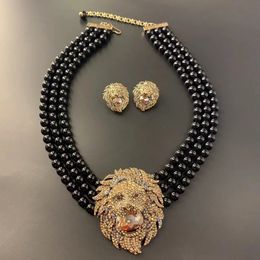 Pendant Necklaces Senior luxury multi layer black pearl necklace fashion exaggerated lion head collarbone chain women's accessories 231212