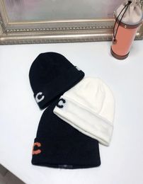 Luxurys Knitted Hat Men Women Designers Hats Winter Wool Cap Solid Colour High Quality Beanie Thickened Warm Fashion Hip Hop Caps9860333