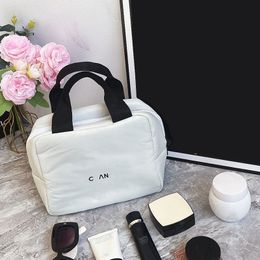 Designers Makeup Bag Womens Mens Portable Travel Toiletries Handbag Down Cotton Storage Pouch Double Zipper Cosmetic Bags Ladies Mini Tote Bags