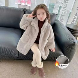 Down Coat Jacket For Kids Luxury Designer Clothing Girls Faux Fur Long Sleeve Winter Coats