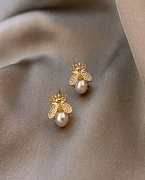 Stud Trendy Simple and Luxurious Pearl Earring Charm Lady Design Sense Bee Insect Earrings Jewellery for Women Girls Party Wedding G4899148