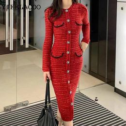 Basic Casual Dresses Celebrity Long Dress French Autumn/Winter Little Fragrance Style Dress with Red Knitted Dress Inside 231212