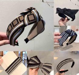 Women Printed Bowknot Hairpin Geometric Pattern Headband Fashion Girl Ins Style Outdoor Text Pattern Hair Jewelry Party Gift1275722