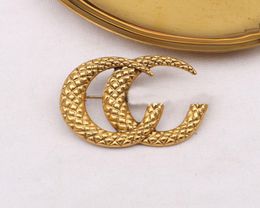 Famous Classic Brand Luxury Desinger Brooch Women Rhinestone Double Letters Brooches Suit Pin Fashion Jewellery Clothing Decoration 4933436
