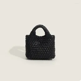 Duffel Bags French Minority Design Single Shoulder Bag Hand Woven Tote Women's Large Capacity Soft Leather Lattice Underarm