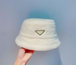 Luxury designer bucket hat winter hats Fashion fisherman hat Classic style is made of rabbit hair fabric for men and women Warm co5948917
