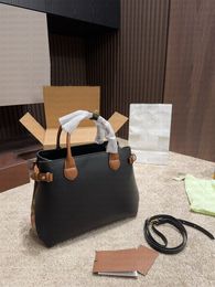 Retro Tote Large Capacity Women Handbag Made of Genuine Leather with Simple Side Stripe Design Commuting Luxury Bag