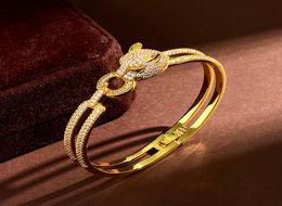 2022 handcuff bracelet for lovers leopard designer bangle luxury crystal fashion jewellery unisex travel leisure and vacation brac6649424