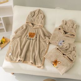 Towels Robes Cartoon Baby Bath Towel Coral Fleece Cotton Hooded Beach Towel born Cape Towel Soft Poncho Kids Bathrope Washcloth Baby Stuff 231212