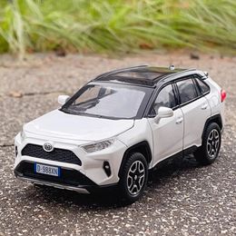 Diecast Model 1 32 Toyotas 4SUV Alloy Car Metal Toy Vehicles Simulation Sound and Light Collectibles Childrens Birthday Gift 231212