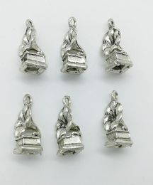 50pcsLot Old Phonograph Horn Charms Pendants Retro Jewellery Accessories DIY Antique silver Pendant For Bracelet Earrings Keychain 3454234