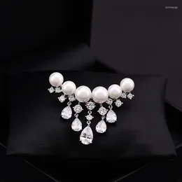 Brooches Brooch Tassel Pearl Pin Women's Suit Japanese Style All-Matching Clothes Neckline Anti-Exposure Buckle Luxury Jewellery Accessory
