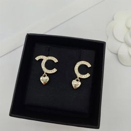 2023 Luxury quality charm stud earring with diamond and nature shell beads heart shape have box stamp PS3505300f
