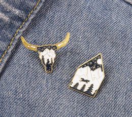 Animal OX Head Night View Knapsack Brooches Unisex Alloy Mountain Tree Moon Lapel Pins For Camping Travel Enamel Badge Clothes Acc6621029