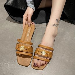 Slippers Designer Summer Women Beach Floors Luxury Slides Casual Sandals Flat Ladies Shoes Fashion Flip Flops British Style