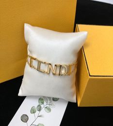 Womens Gold Bracelet Designer Chain Letter Bracelets Luxury F Fashion Jewellery High Quality Mens Gift Goldn Casual Bracelets D211022015991