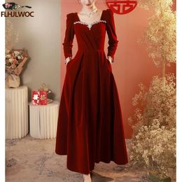 Basic Casual Dresses Year Christmas Chic Elegant Annual Meeting Red Dres Square Neck French Design Bling Bride Long Velvet Vestido 231212