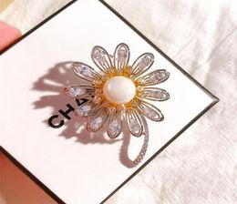 Pins Brooches 2021 Exquisite Sunflower Pin Cubic Zircon Jewelry Coat Dress Scarf Hat Pins Banquet Accessories Gifts Broches Women5842255