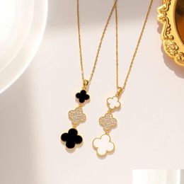 Pendant Necklaces Designer Jewellery Black And White Four-Leaf Clover Necklace Female Clavicle Chain Light Luxury Fashion 18K Gold Class Dhesb