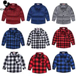 Barnskjorta Spring Autumn Boys långärmad klassisk Plaid Lapel -skjortor Toppar med Pocket Baby Boys Casual Shirt Kidskläder 231212