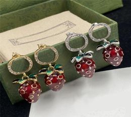 Vintage Strawberry Pendant Earrings Charm Diamond Eardrops Interlocking Letters Studs Personality Crystal Ear Hoops4347269