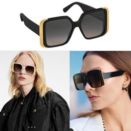 New Designer Sunglasses Z1664W Womens Fashion Shopping Square Frame Metal Engraving Printing Ladies Sunglasses Summer Travel Vacat2788