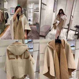 Shawls Designer Autumn and winter new products, double-sided shawl, wool scarf, women's long cape scarf, cashmere tassel, letter fashion trend 5SH6