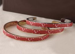 Classic Open Adjustable Cuff V Bracelet High Quality Stainless Steel Men Women Bracelets Fashion Designer Jewellery Gifts1734356