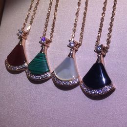 Fashion brand designer small skirt necklace natural agate thick 18k collarbone chain rose gold red Fritillaria pendant necklace Christmas gift