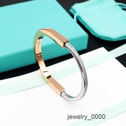 Designer Lock Bracelet silver rose gold Titanium steel Bangle Bracelets for women luxury Jewellery with dust bag E82N