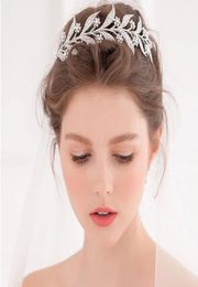 2021 Wedding Crown Alloy Stunning Crystal Leaves Tiara Hair Vine Wedding Headband Hair Accessories Bridal Tiaras Hair Jewelry J0121350121