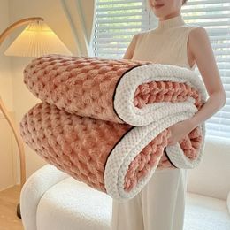 Blankets Plush Throw Blanket Solid Color Soft Fluffy Comfortable Adult Bed Quilt Winter Warm Fluffy Bed Linen Bedspread for Sofa Bedroom 231212