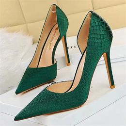 Dress Shoes 2023 Women 10.5cm High Heels Pumps Lady Plus Size Silk Satin Green Wedding Stiletto Fetish Designer Party Nightclub