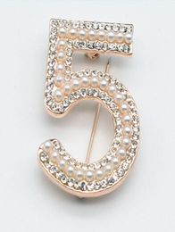 New Number 5 Full Crystal Brooch Rhinestone Broach For Women Party Flower Number Brooches Pin 1421095