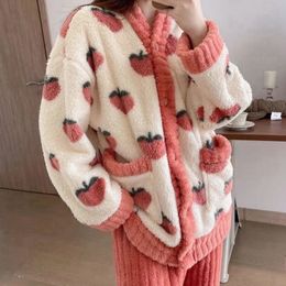 Strawberry Print Sleepwear Women Pyjamas Set Winter Fleece Velvet 2 Pieces Home Suit Sleep Fluffy Korean Piiama Warm Night Wear 231227