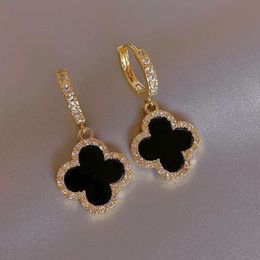 2023 Designer Earrings Four-leaf Clover Earring for Women Senior Classic Small Fragrant Wind Earrings New Clover Ear Ring 18k Gold Light Luxury Flash Mens good11