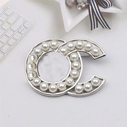 Famous Brand Designer Double Letter Gold Silver Luxury Pearl Pins Brooches Women Rhinestone Brooch Suit Pin Fashion Sweater Jewelr2485