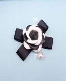 Famous Luxury Leather Brooches Pins Broach Big Size Dress Vintage Brand Pearl Pendant Camellia Flower Brooch Pin Accessories3146184343676