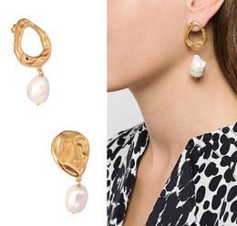 Charm designer earrings luxury Jewellery women Baroque freshwater pearl fashion temperament vacuum plating asymmetric hoop8877922