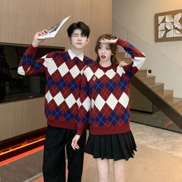 Men's Sweaters Couples matching outfits couple dress Autumn winter British vintage Preppy diamond check crewneck sweater 231213