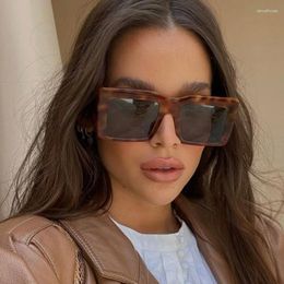 Sunglasses Wholeslae Retro Oversize Square Flat Top Tinted Women Men Luxury Fashion UV Protection Sunnies Vintage Eyewear