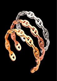 Whole Cuff Style Vintage Pig Nose Chain Bracelet Metal Texture Simple Geometric Hollow line Open Bangles Women Fashion Party J8090701